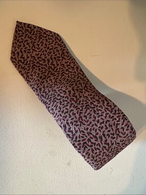 Men's Burgundy Patterned Silk-Blend Tie - Classic Leaf Motif
